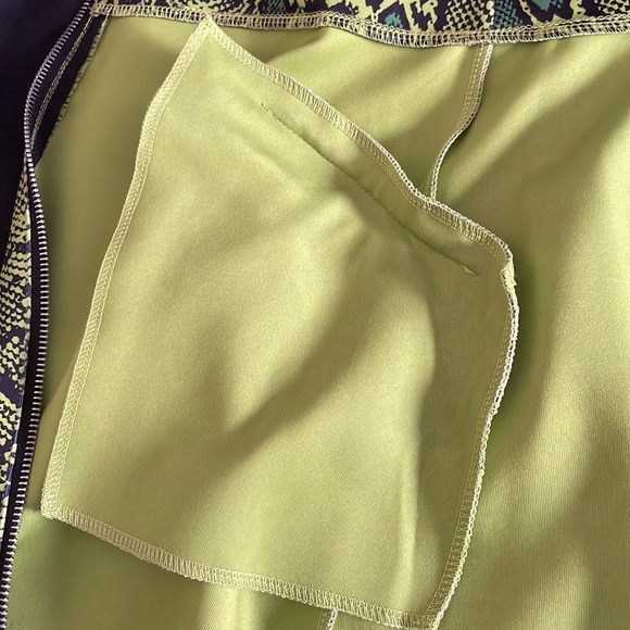 2019 Hot Topic Green Snake Pattern Zip Up Skirt - Picture 10 of 10